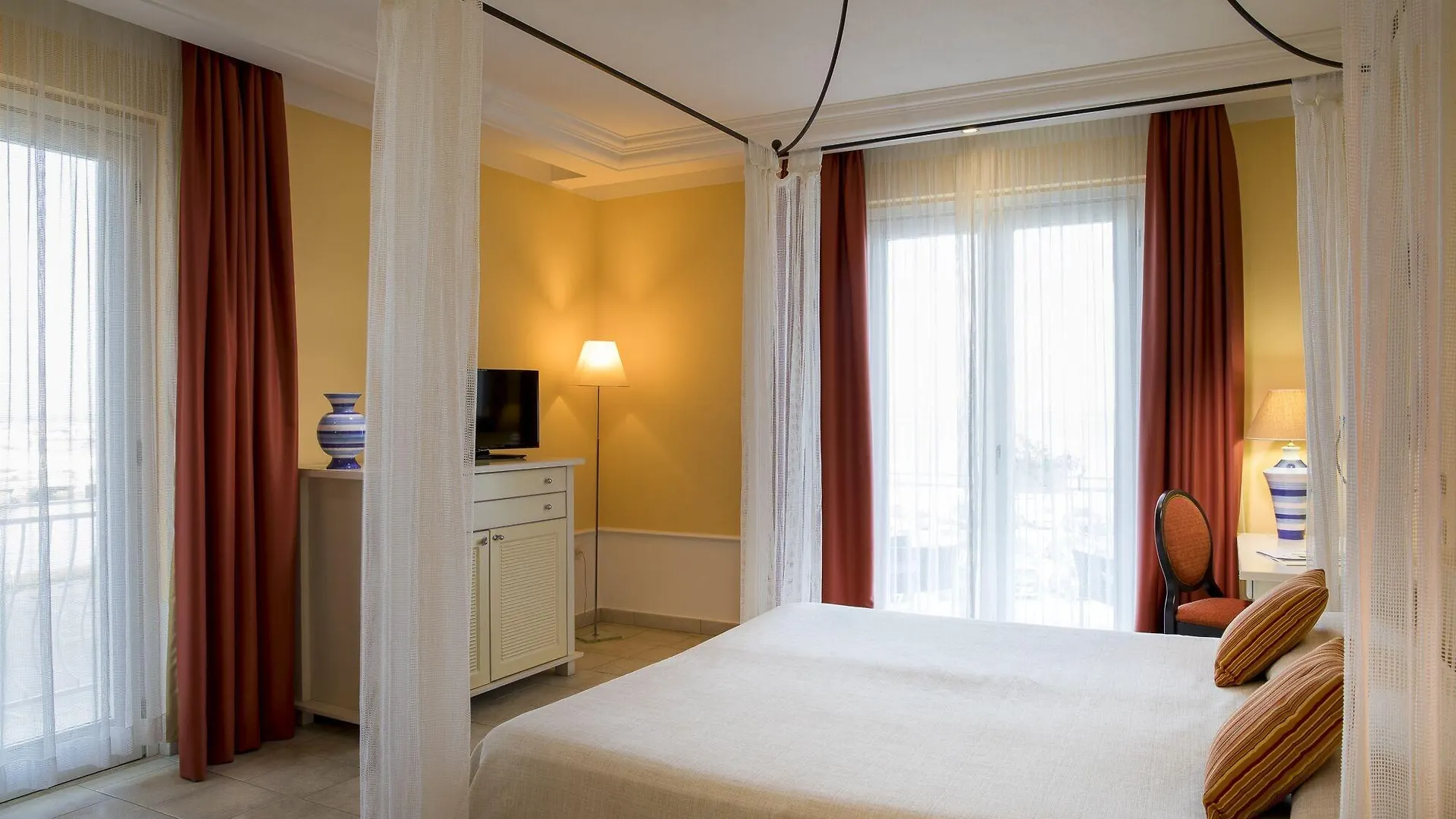 Lu' Hotel Riviera - Carloforte 4*, Carloforte (Isola di San Pietro)