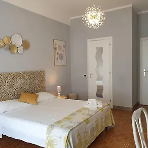Max 2*, Roma Italia